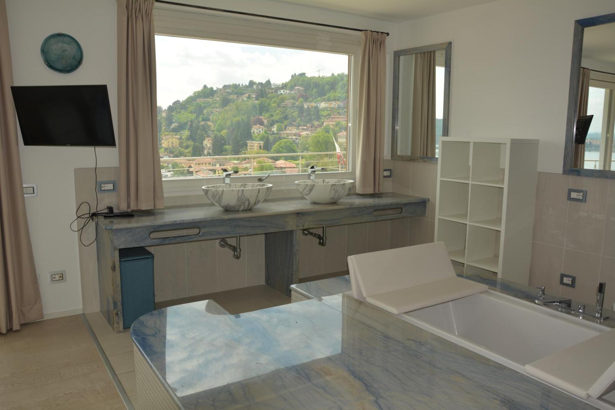 Il Girasole Apartment Meina Room photo
